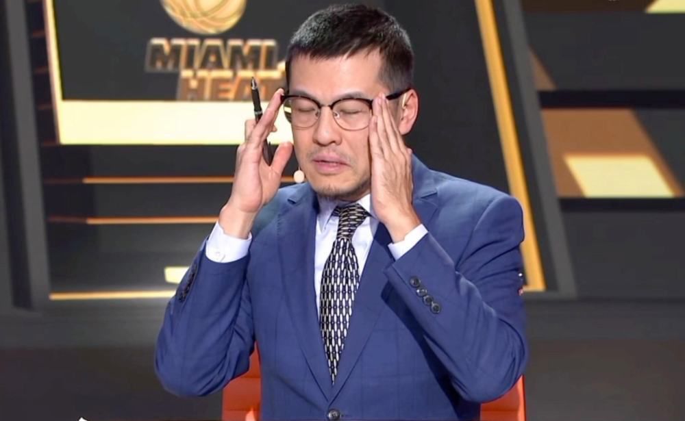 被发现的不伦现场的妻子