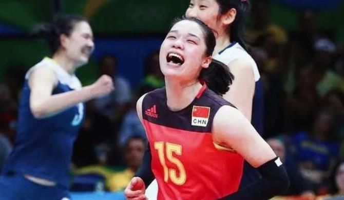 美女脱得只剩下皮肤